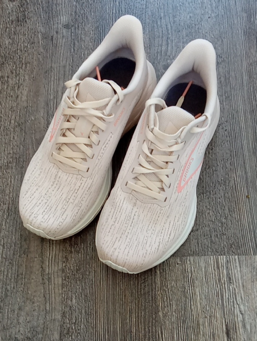 Brooks Women's Athletic Shoes - LIGHTLY USED